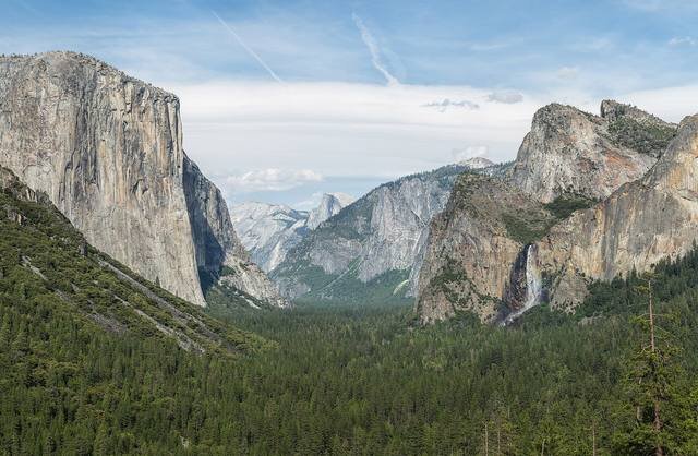 Tunnel View of Yosemite Valley